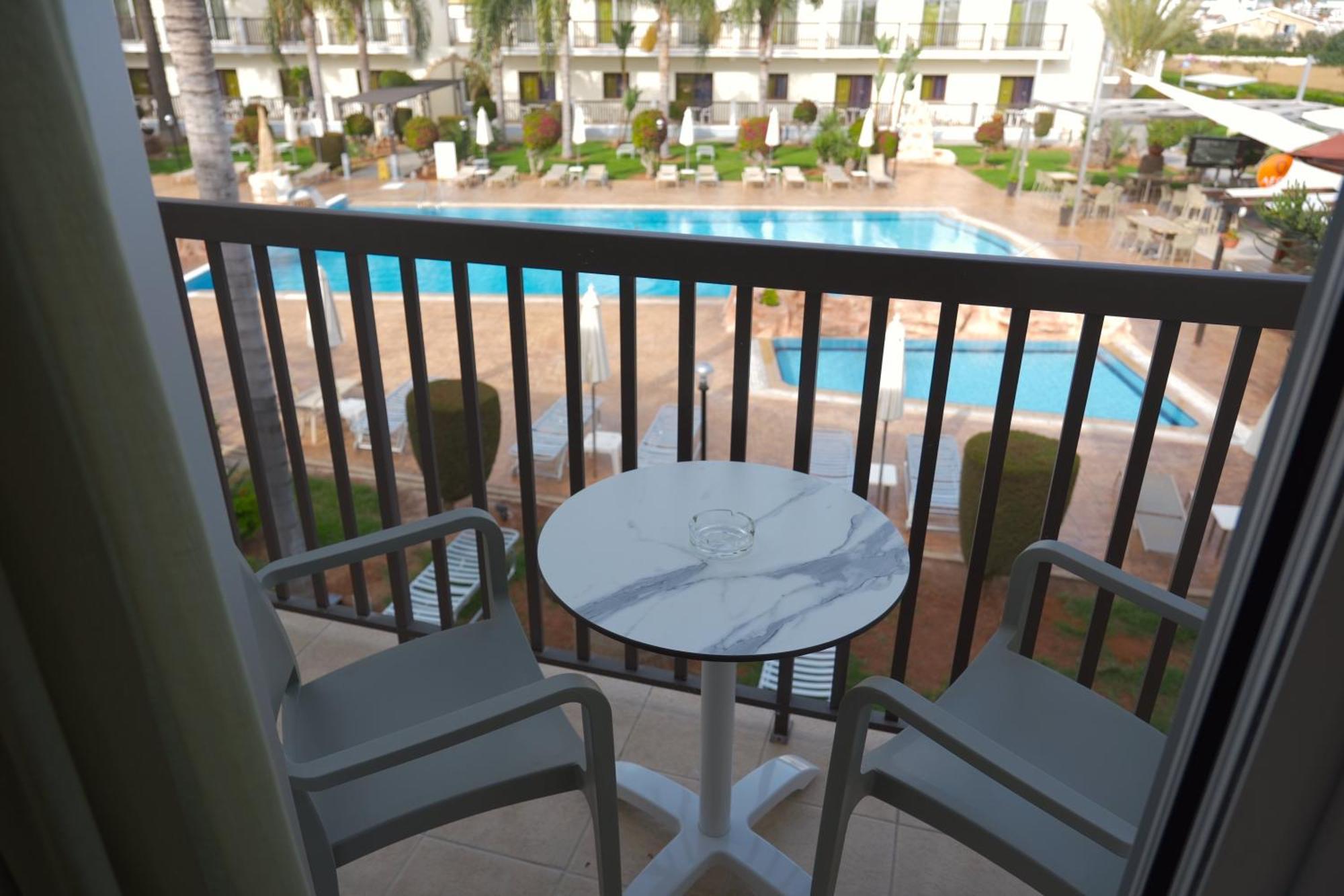 Lägenhetshotell Loutsiana Deluxe Apts 3*