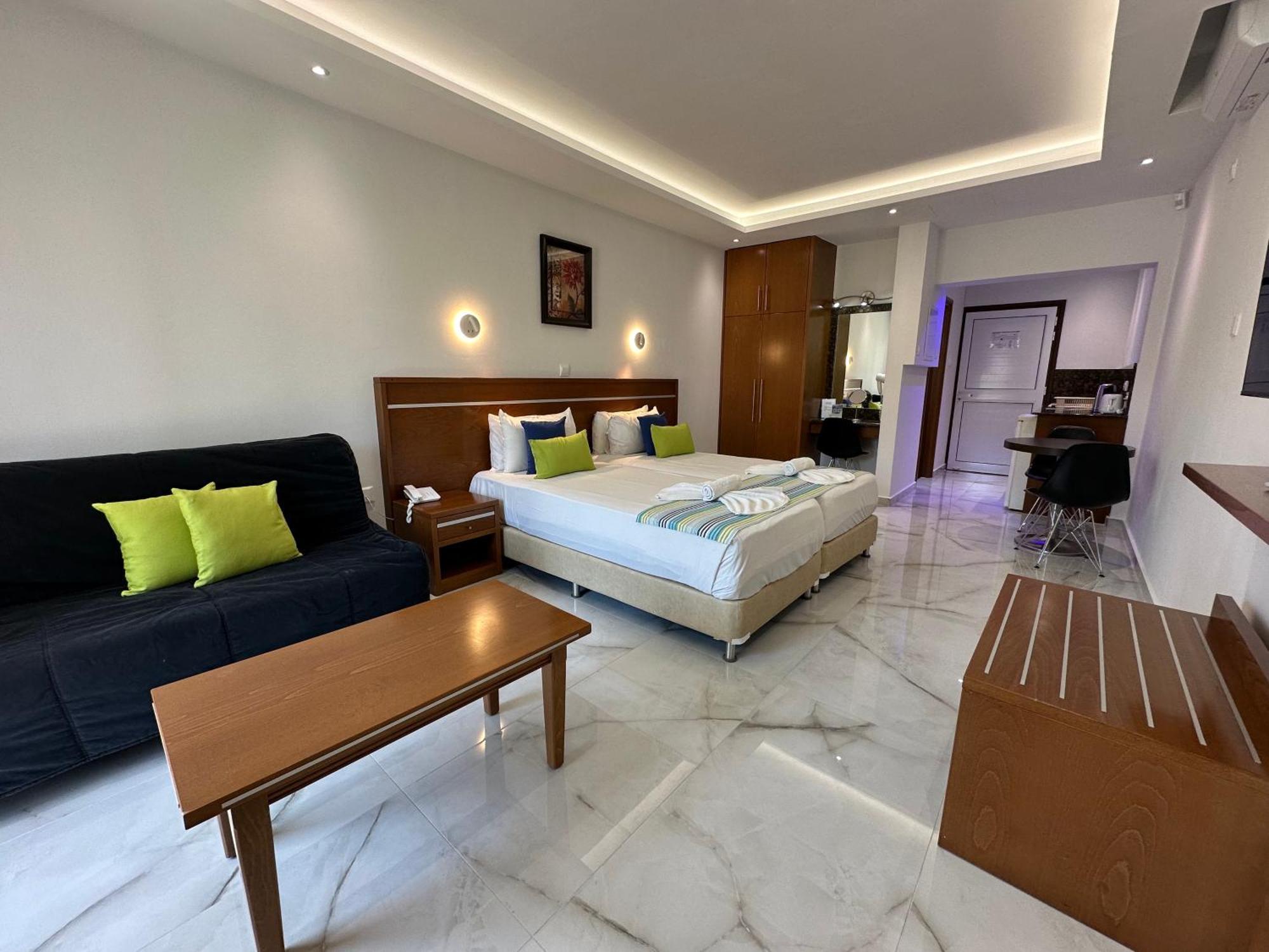 Lägenhetshotell Loutsiana Deluxe Apts 3*